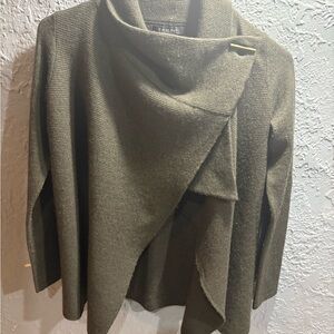 Tahari Olive Women's Poncho Sweater